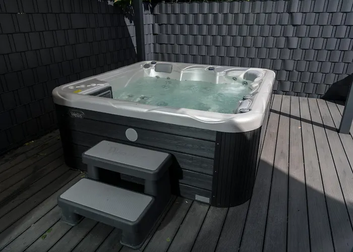 Wellness House Oase Mit Whirlpool *